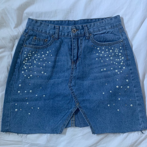 Denim + pearl skirt - Picture 1 of 3